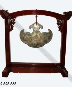 KHÁNH ĐỒNG VÀ GIÁ TREO