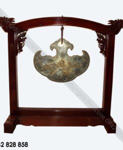 KHÁNH ĐỒNG VÀ GIÁ TREO