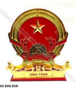 QUỐC HUY BẰNG ĐỒNG MẠ VÀNG KT 30CM