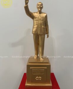 BÁC HỒ VẪY TAY CHÀO CAO 60CM