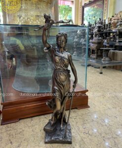 TƯỢNG NỮ THẦN CÔNG LÝ MÀU GIẢ CỔ