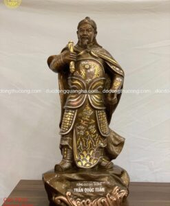 TƯỢNG TRẦN HƯNG ĐẠO ĐỨNG BỆ ĐÁ KHẢM TAM KHÍ