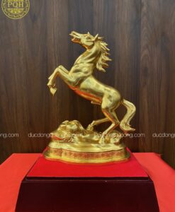 NGỰA ĐỨNG BỆ TO ĐÁ DÁT VÀNG 9999