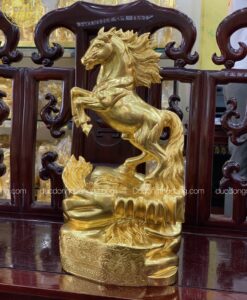 NGỰA HÍ TRÊN CỎ TO DÁT VÀNG 9999