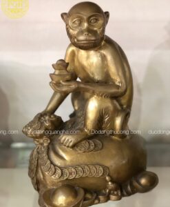 KHỈ NGỒI BỊ TIỀN MÀU GIẢ CỔ