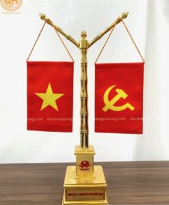 CỘT CỜ BỆ VUÔNG DÁT VÀNG 9999